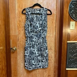Sleeveless Gray and White Gap Dress